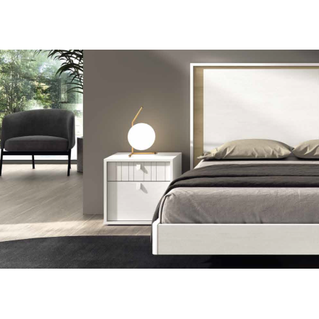 Elegante dormitorio principal en tonos blancos y nature en Calatayud