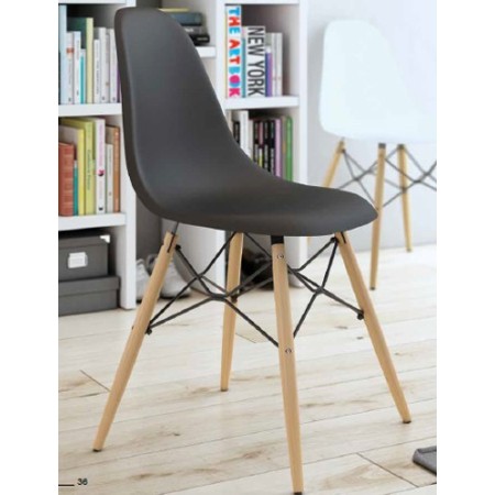 Pack de 4 sillas de polipropileno con patas de madera maciza de haya