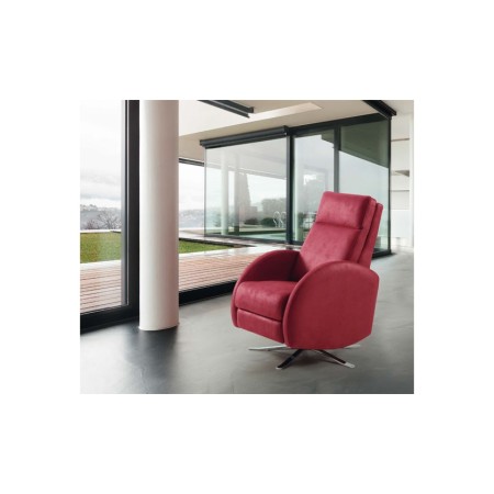 Sillón con base giratoria en acero cromado