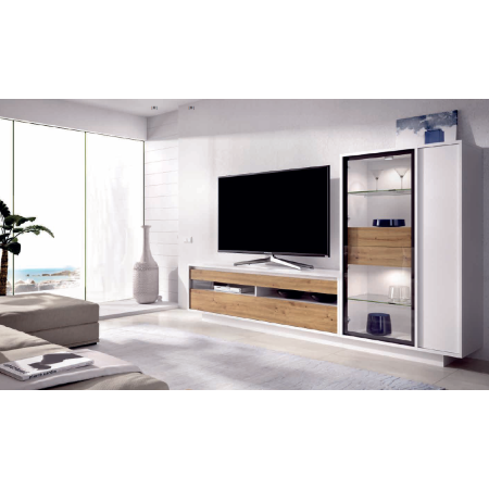 Sencillo mueble de salón en tonos claros