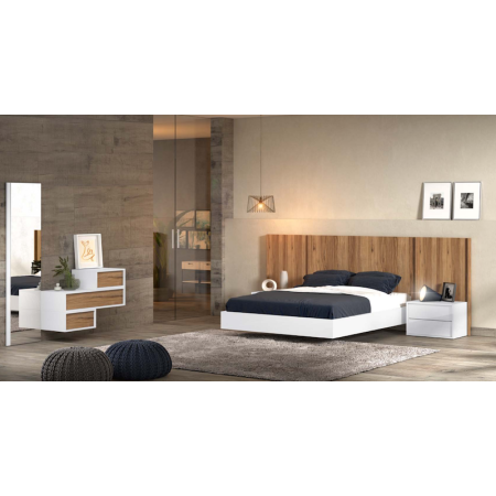 Cabecero con mesillas y espejo en Calatayud